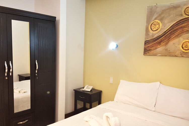 Cebu Blue Oceanの1人部屋（外部ホテル寮  Deluxe）