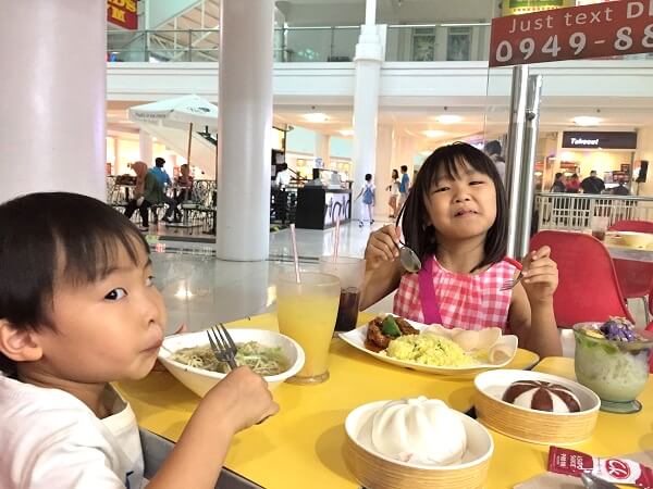 セブ島親子留学での食事風景